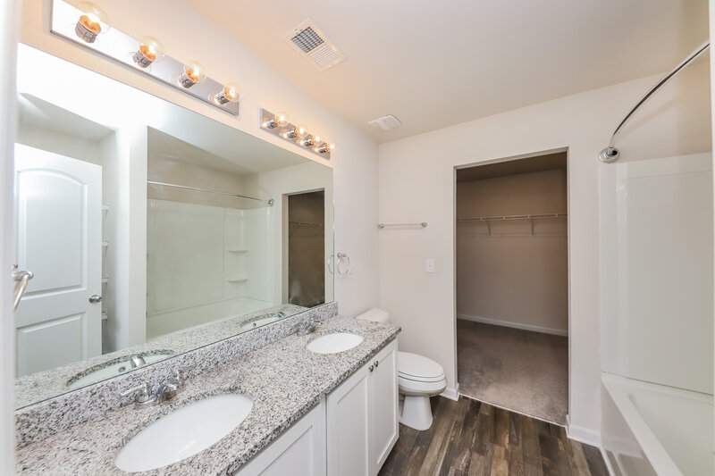 1,770/Mo, 397 Jada Ln Villa Rica, GA 30180 Main Bathroom View