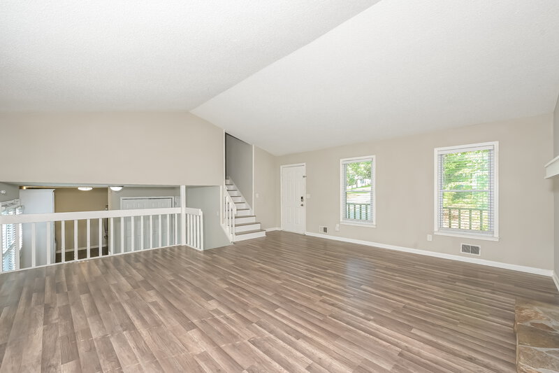 1,935/Mo, 460 Bay Lake Pass Lawrenceville, GA 30046 Living Room View 2