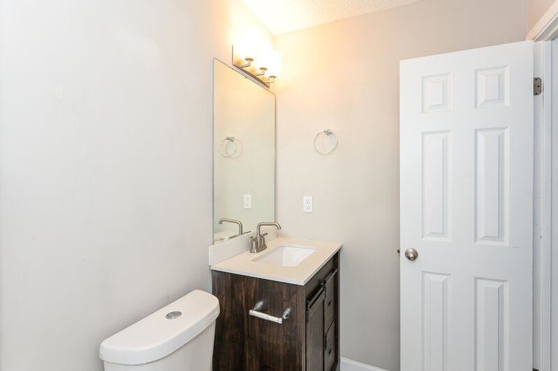 1,935/Mo, 460 Bay Lake Pass Lawrenceville, GA 30046 Main Bathroom View 2