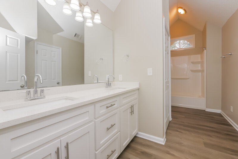 2,585/Mo, 129 Summer Brooke Peachtree City, GA 30269 Main Bathroom View