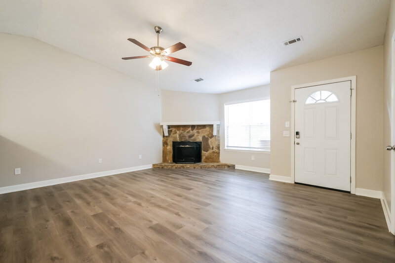 1,730/Mo, 5175 Sugar Crest Dr Sugar Hill, GA 30518 Living Room View