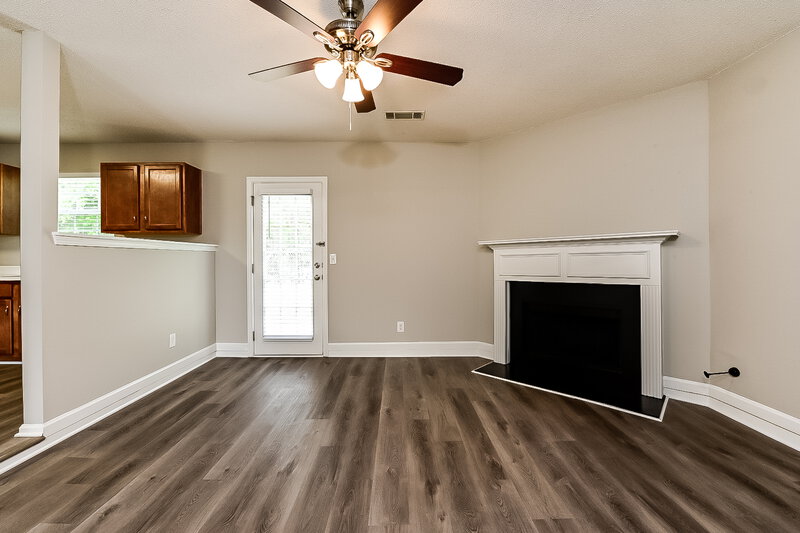 1,635/Mo, 535 Barshay Dr Covington, GA 30016 Living Room View 2