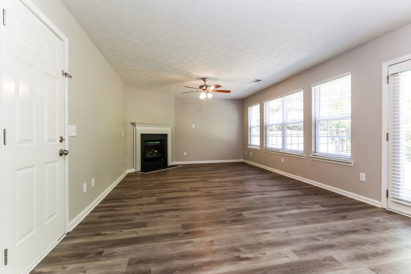 2,480/Mo, 1348 Blazing Star Rd Lawrenceville, GA 30045 Living Room View