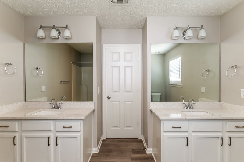 2,480/Mo, 1348 Blazing Star Rd Lawrenceville, GA 30045 Main Bathroom View