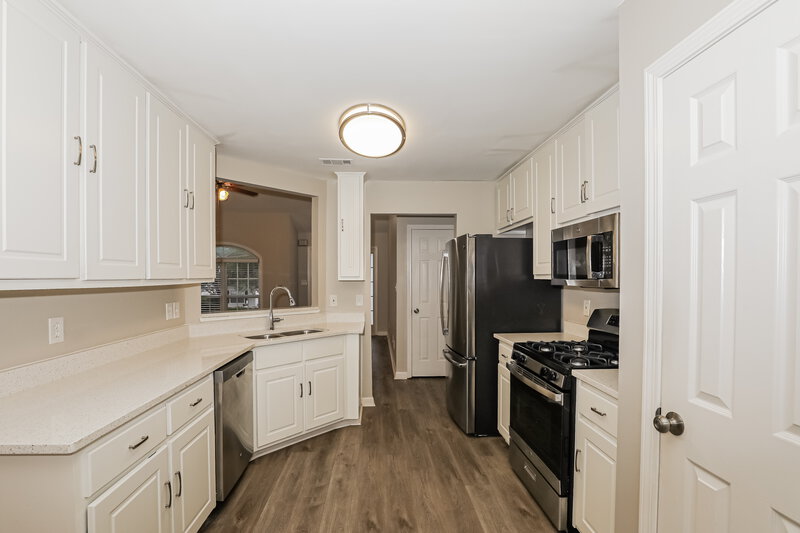 1,915/Mo, 6274 Varnay Ct Lithonia, GA 30038 Kitchen View