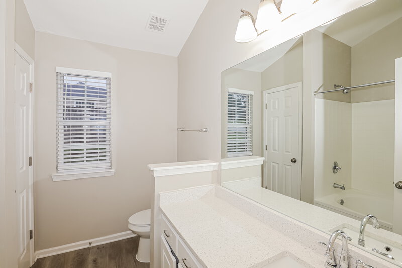1,915/Mo, 6274 Varnay Ct Lithonia, GA 30038 Main Bathroom View