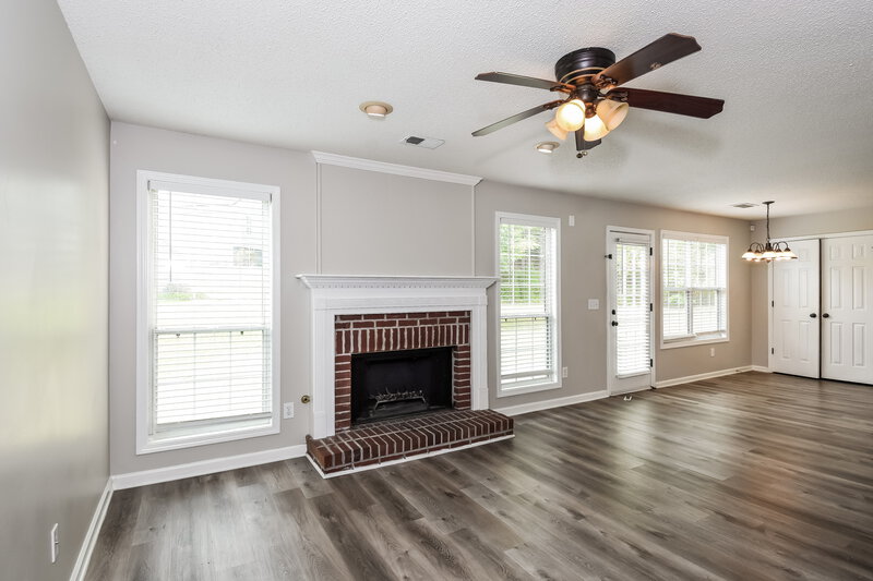 2,515/Mo, 403 Mt Vernon Ct Woodstock, GA 30189 Living Room View