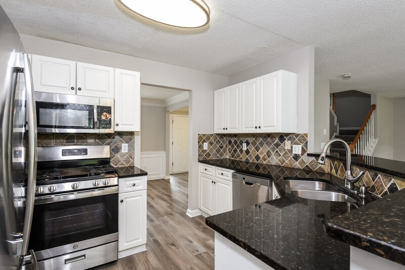 2,515/Mo, 403 Mt Vernon Ct Woodstock, GA 30189 Kitchen View 2