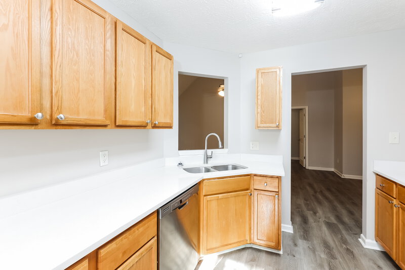 1,915/Mo, 5212 Summer Brooke Ct Union City, GA 30291 Kitchen View 2