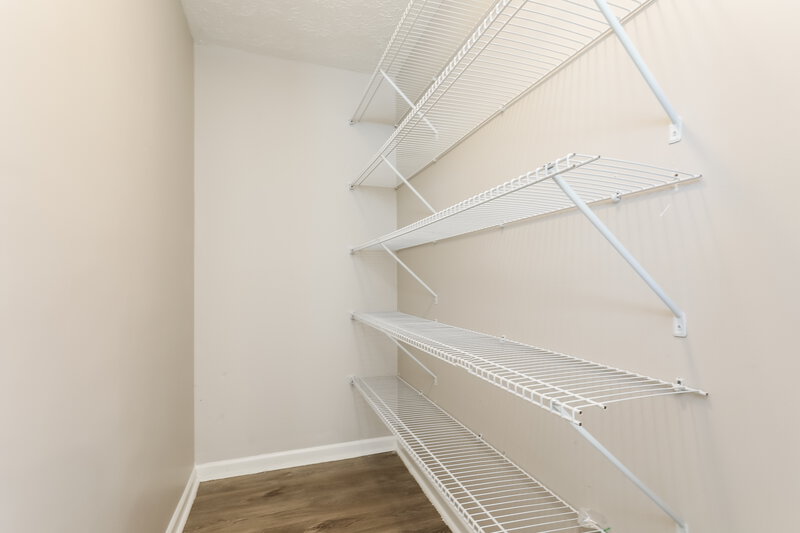 1,915/Mo, 5212 Summer Brooke Ct Union City, GA 30291 Walk In Closet View