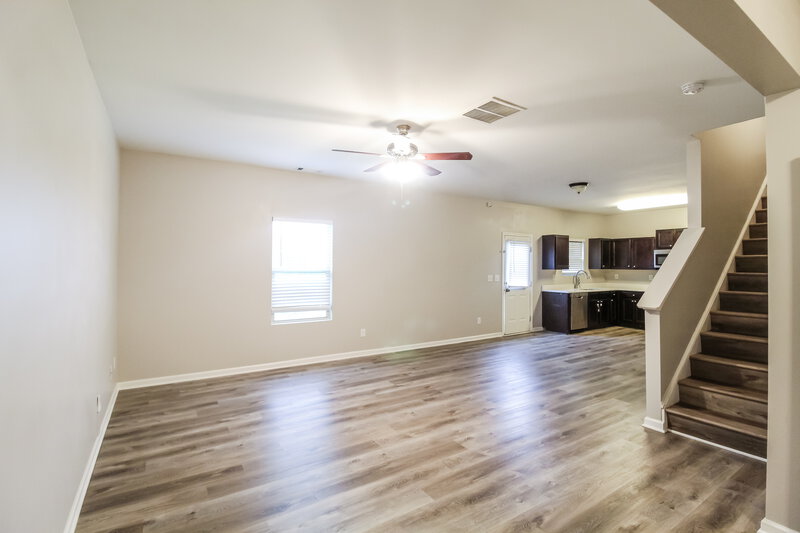 2,450/Mo, 12 Dusty Dr Cartersville, GA 30120 Living Room View 2