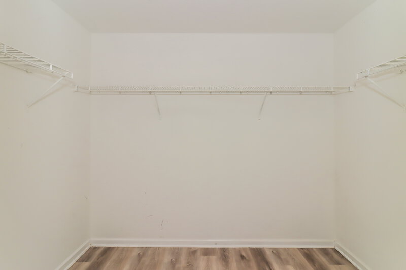 1,765/Mo, 12 Dusty Dr Cartersville, GA 30120 Walk In Closet View