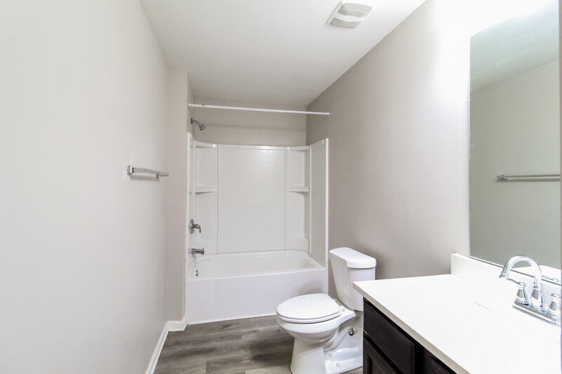 2,450/Mo, 12 Dusty Dr Cartersville, GA 30120 Bathroom View