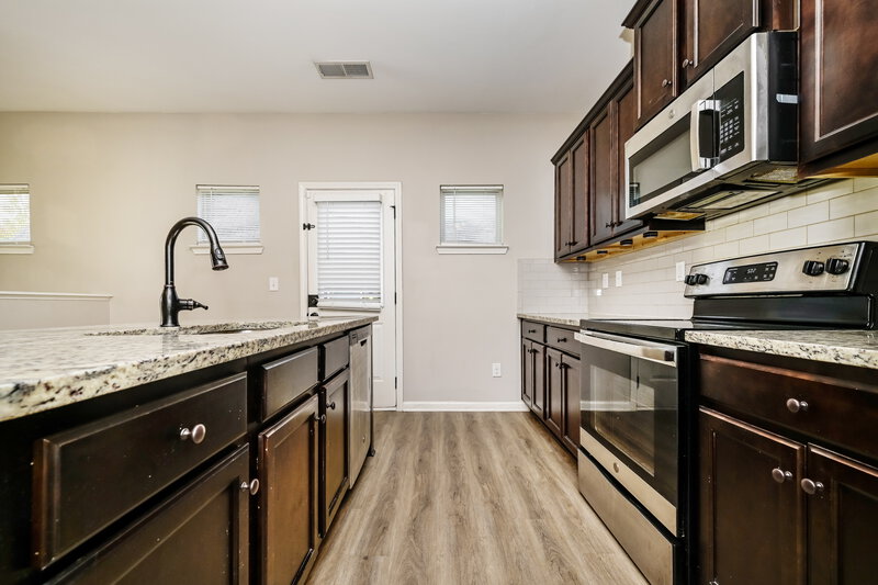 1,935/Mo, 706 Galveston Way McDonough, GA 30253 Kitchen View 2