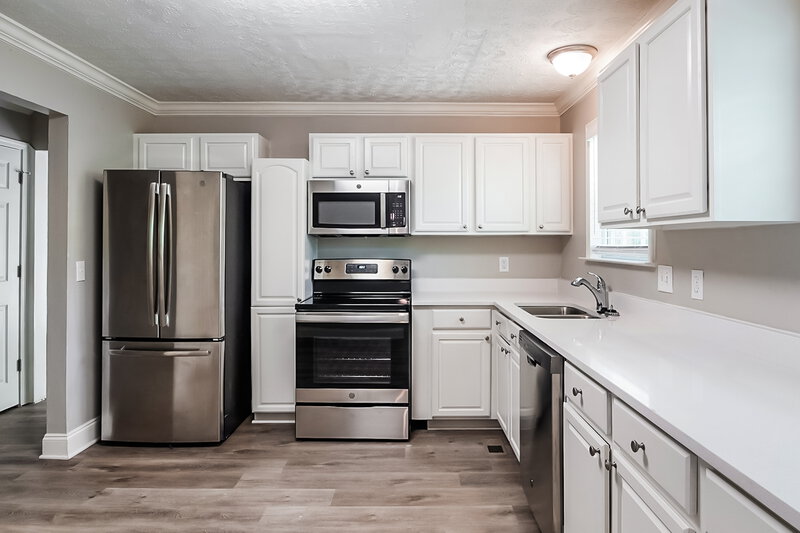 2,490/Mo, 4465 Highland Pl NE Marietta, GA 30066 Kitchen View