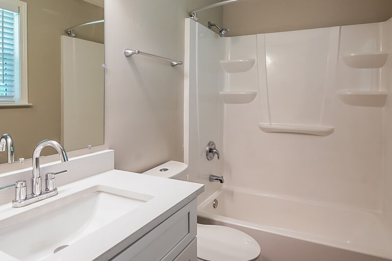 2,490/Mo, 4465 Highland Pl NE Marietta, GA 30066 Bathroom View