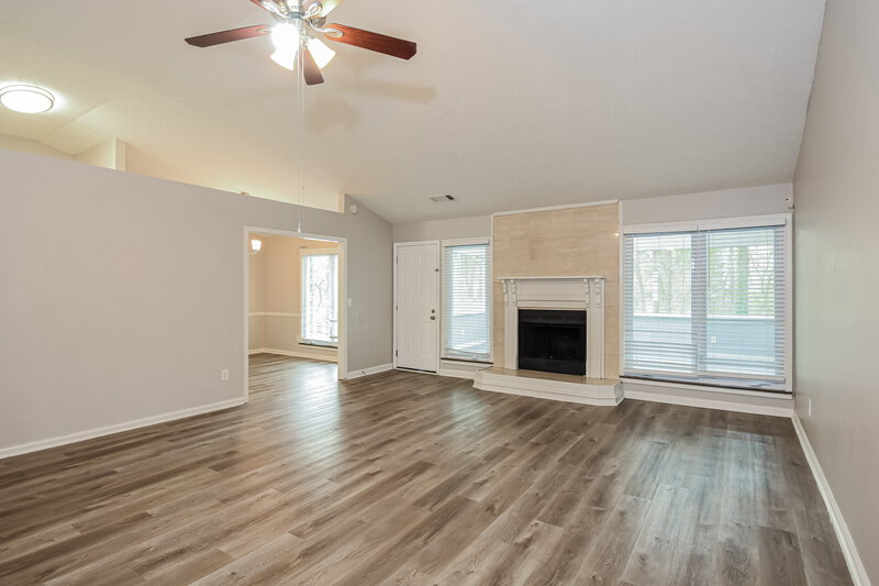 2,320/Mo, 110 River Oaks Dr Woodstock, GA 30188 Living Room View