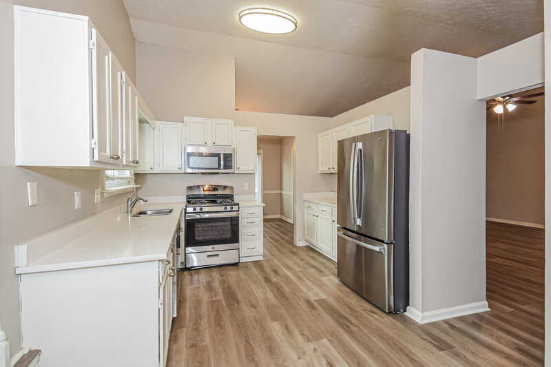 2,320/Mo, 110 River Oaks Dr Woodstock, GA 30188 Kitchen View 2