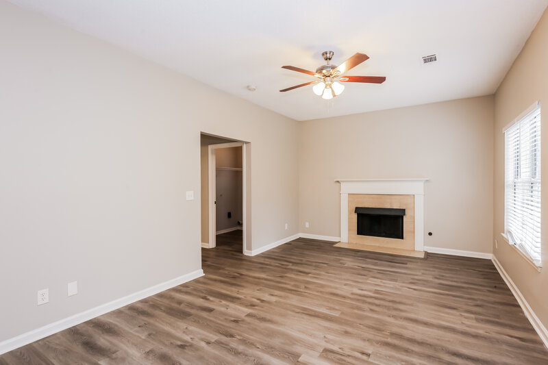 2,000/Mo, 2462 Briar Knoll Rd Lithonia, GA 30058 Family Room View