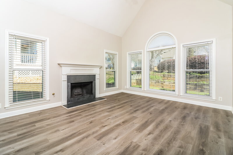 2,190/Mo, 79 High Point North Dr Unit 19 Newnan, GA 30265 Living Room View