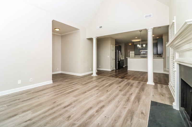 2,190/Mo, 79 High Point North Dr Unit 19 Newnan, GA 30265 Living Room View 3