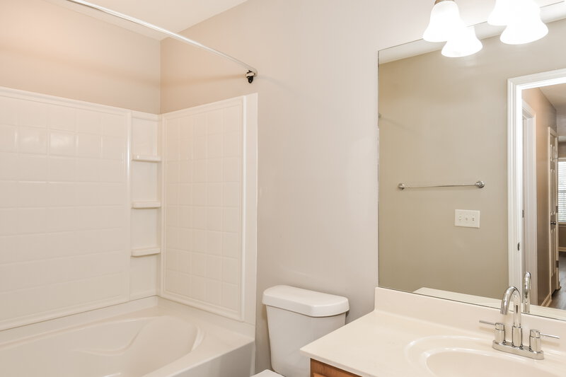 2,080/Mo, 6225 Smoke Ridge Ln Cumming, GA 30041 Main Bathroom View