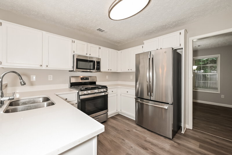 2,330/Mo, 85 Paris Dr Lawrenceville, GA 30043 Kitchen View 2