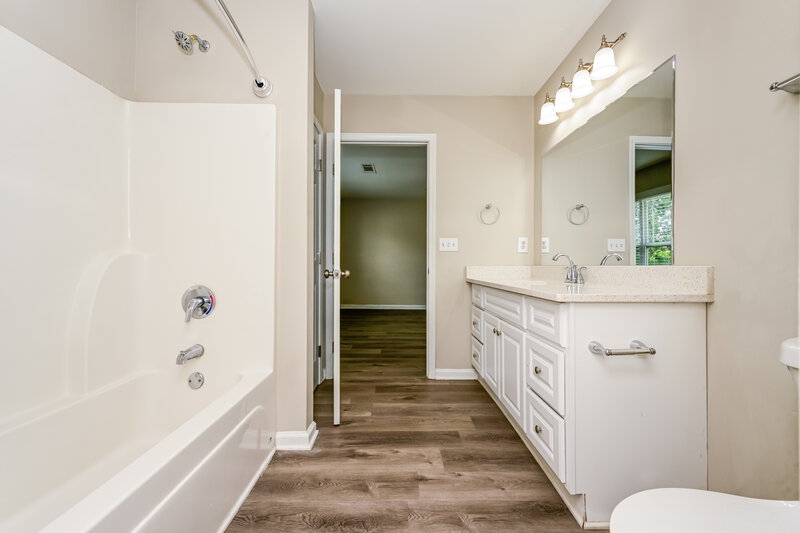 2,930/Mo, 1456 Arbor Pl Dr Morrow, GA 30260 Main Bathroom View 2