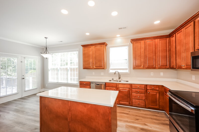 2,520/Mo, 106 Fairway Dr Newnan, GA 30265 Kitchen View 2