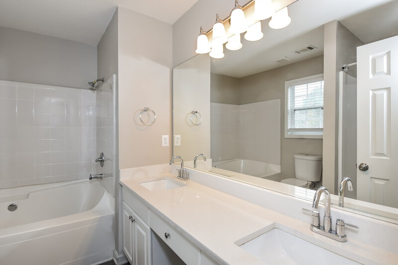 2,605/Mo, 3658 Deer Trail NW Kennesaw, GA 30144 Main Bathroom View