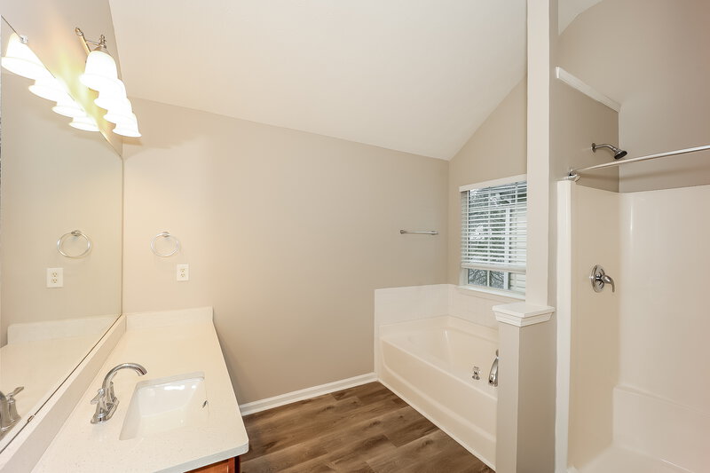 2,620/Mo, 11261 Aliyah Dr Hampton, GA 30228 Main Bathroom View