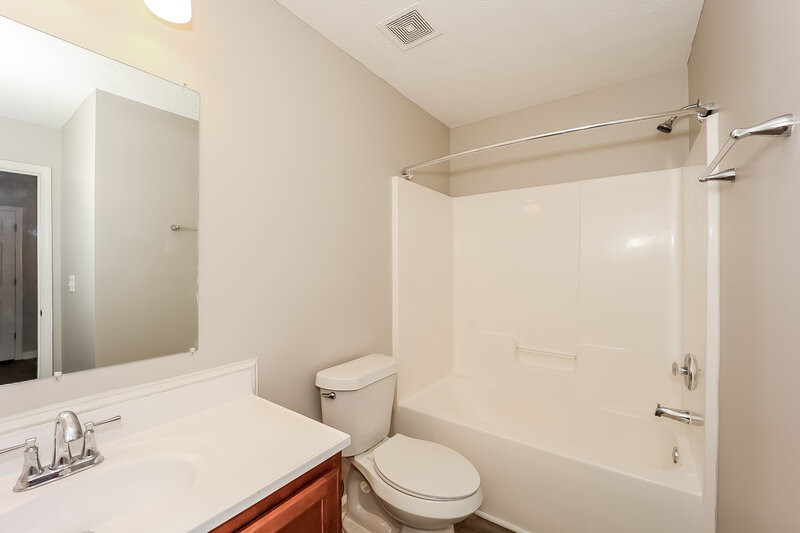 2,620/Mo, 11261 Aliyah Dr Hampton, GA 30228 Bathroom View