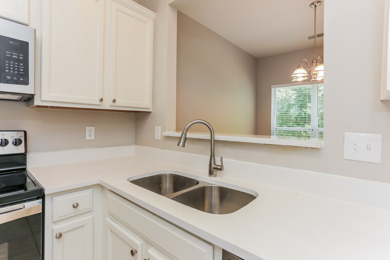 1,960/Mo, 76 Darbys Run Ct Hiram, GA 30141 Kitchen View 2