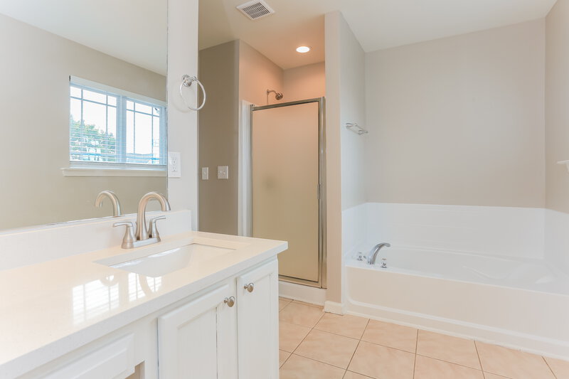 1,960/Mo, 76 Darbys Run Ct Hiram, GA 30141 Main Bathroom View