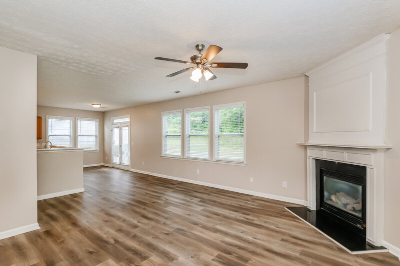 2,375/Mo, 7190 Flagstone Pl Union City, GA 30291 Family Room View