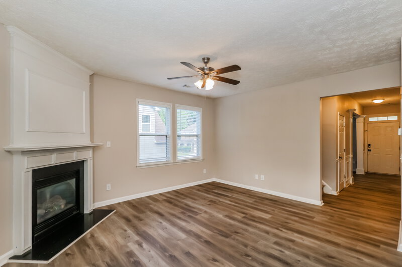 2,375/Mo, 7190 Flagstone Pl Union City, GA 30291 Family Room View 2