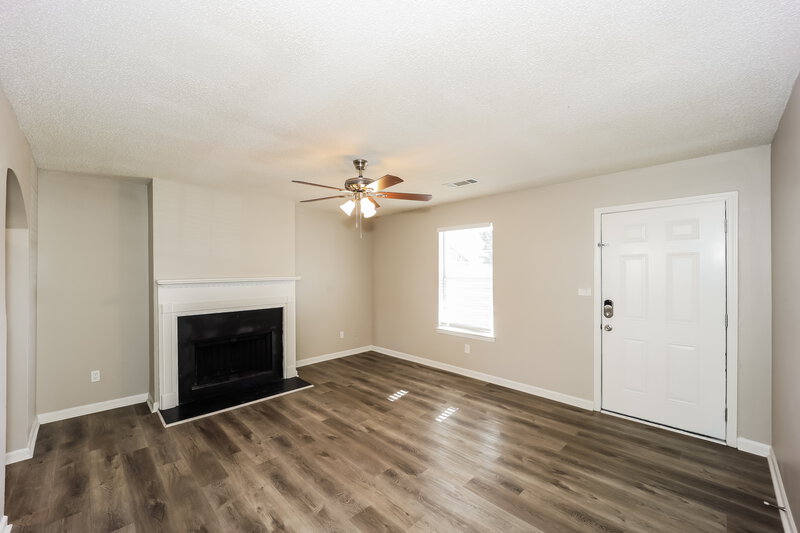 1,755/Mo, 3005 Meadow Glen Pass Fairburn, GA 30213 Living Room View 3