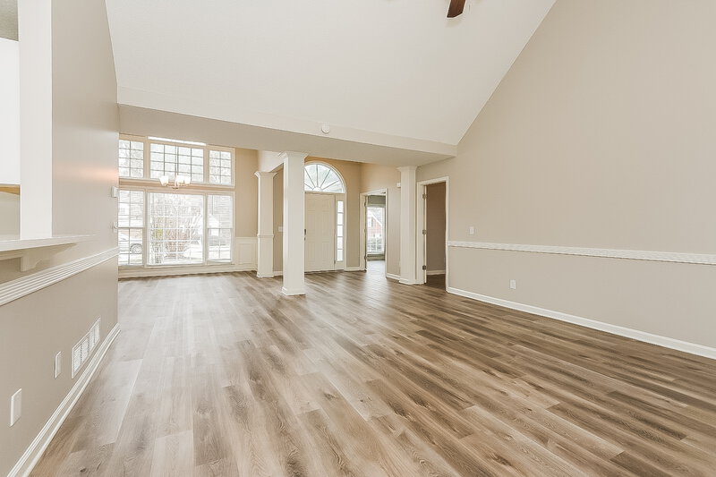 2,900/Mo, 953 Saddle Brooke Dr Dallas, GA 30132 Living Room View 3