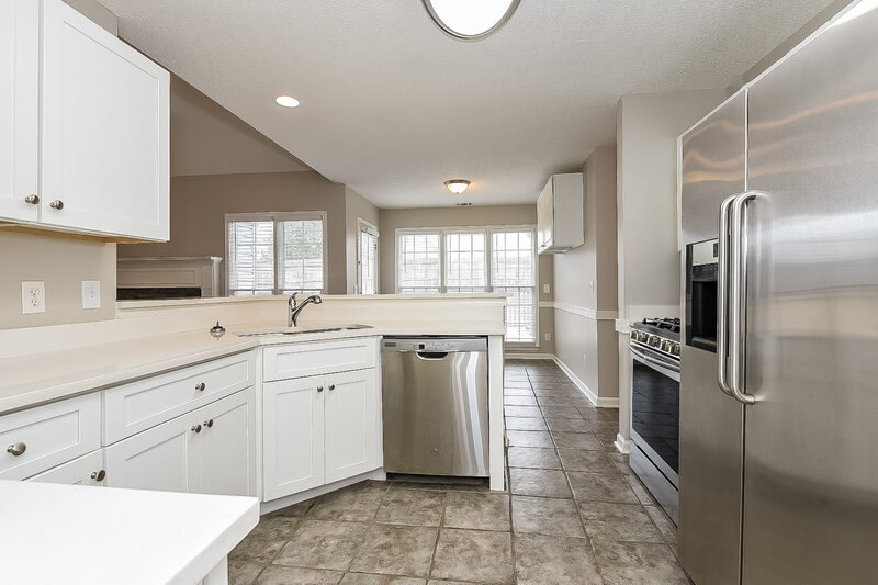 2,900/Mo, 953 Saddle Brooke Dr Dallas, GA 30132 Kitchen View 2