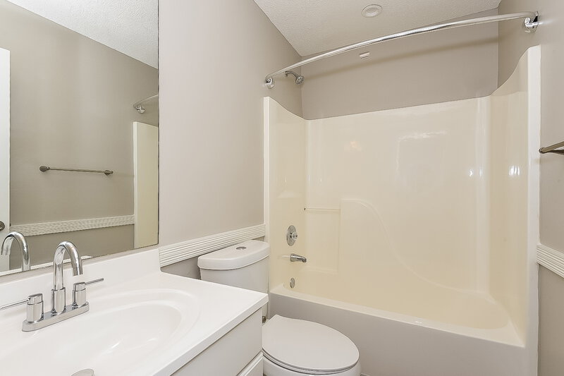 2,900/Mo, 953 Saddle Brooke Dr Dallas, GA 30132 Bathroom View