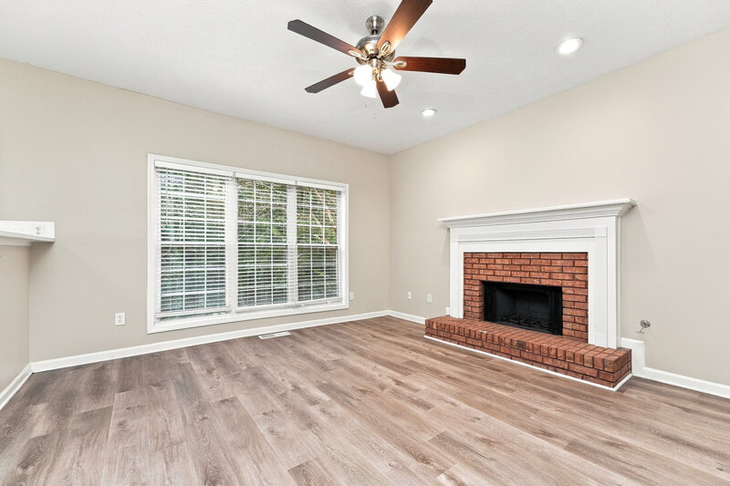 2,085/Mo, 1307 Highfield Dr NE Lawrenceville, GA 30043 Living Room View 3