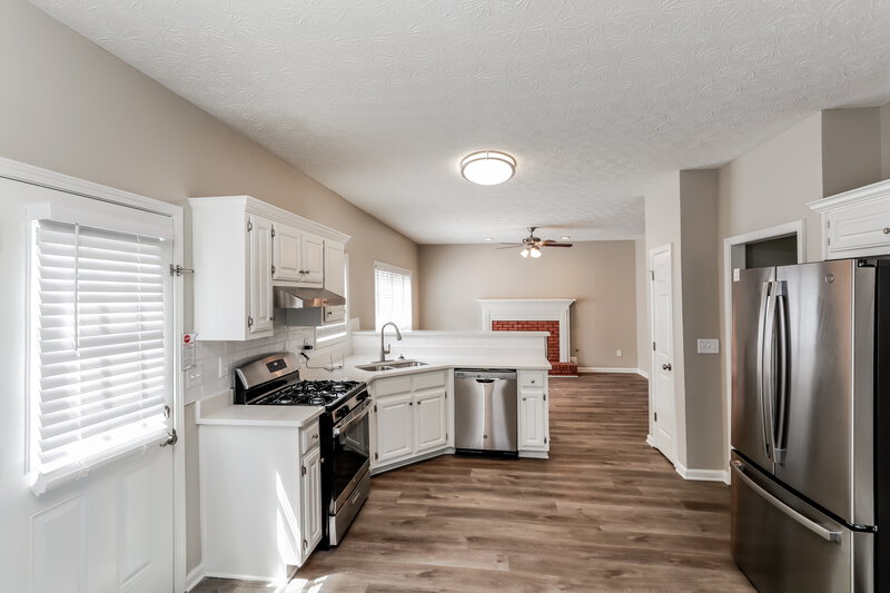 2,430/Mo, 1307 Highfield Dr NE Lawrenceville, GA 30043 Kitchen View
