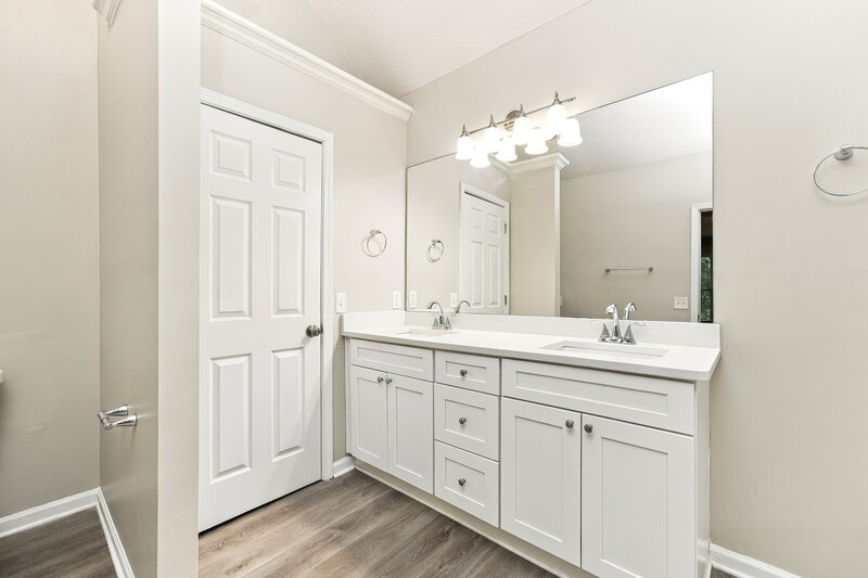 2,085/Mo, 1307 Highfield Dr NE Lawrenceville, GA 30043 Primary Bathroom View