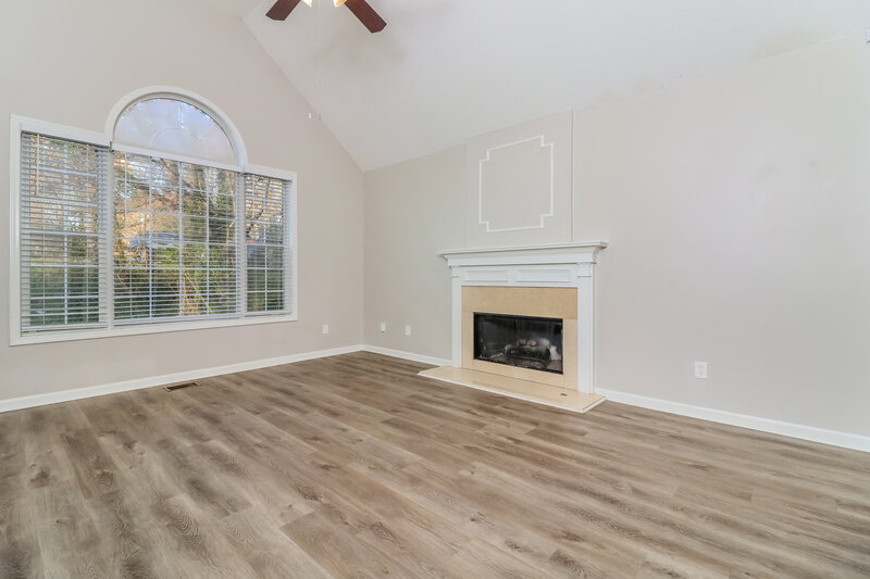 2,305/Mo, 2059 Spicers Ln Woodstock, GA 30189 Living Room View 2