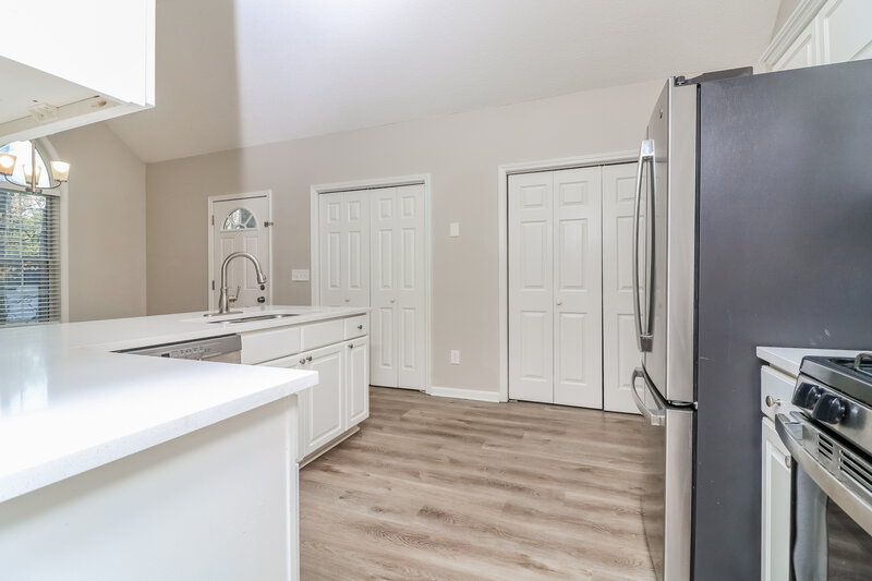2,305/Mo, 2059 Spicers Ln Woodstock, GA 30189 Kitchen View 2