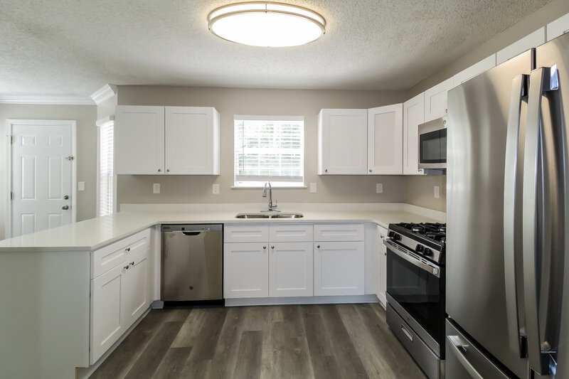 2,365/Mo, 569 Wren Walk Stone Mountain, GA 30087 Kitchen View 2