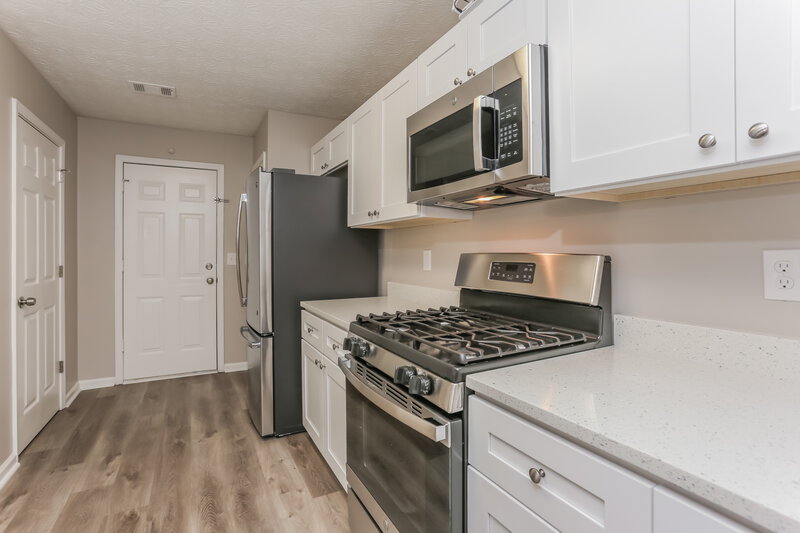2,040/Mo, 12034 Harbour Town Pkwy Fayetteville, GA 30215 Kitchen View 3