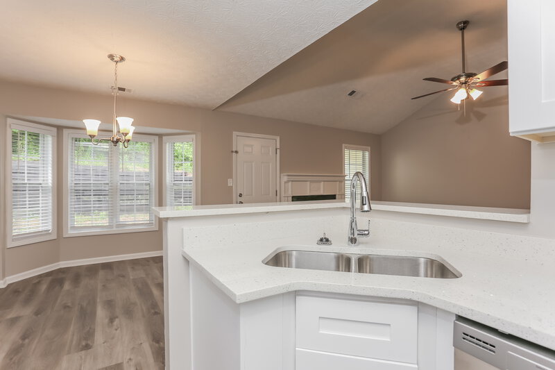 2,040/Mo, 12034 Harbour Town Pkwy Fayetteville, GA 30215 Kitchen View 4