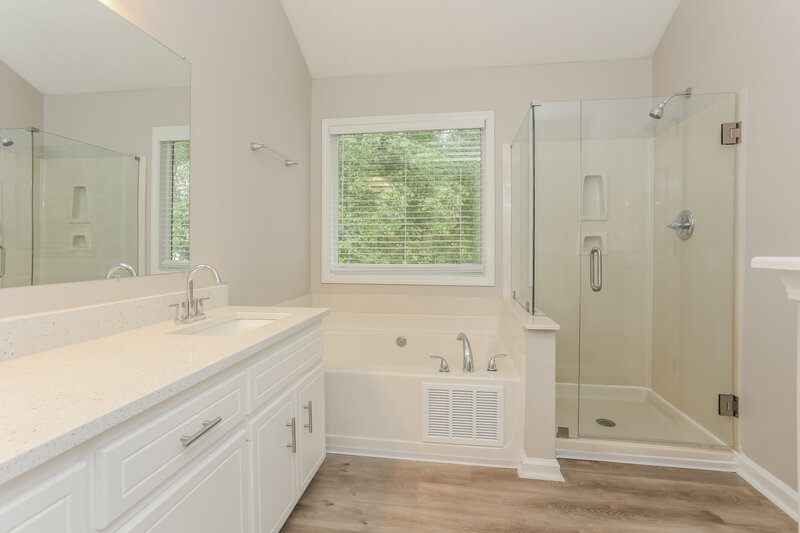 2,040/Mo, 12034 Harbour Town Pkwy Fayetteville, GA 30215 Main Bathroom View