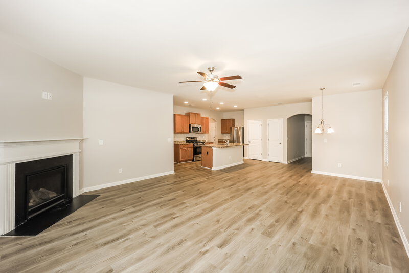 2,270/Mo, 1305 Worcester Trail McDonough, GA 30253 Living Room View